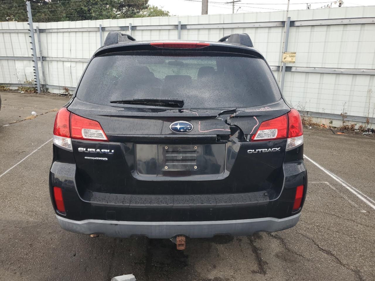 4S4BRCCC1B3329261 2011 Subaru Outback 2.5I Premium