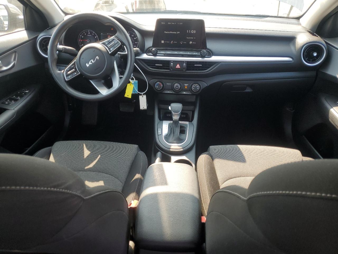 3KPF24AD5PE548235 2023 Kia Forte Lx