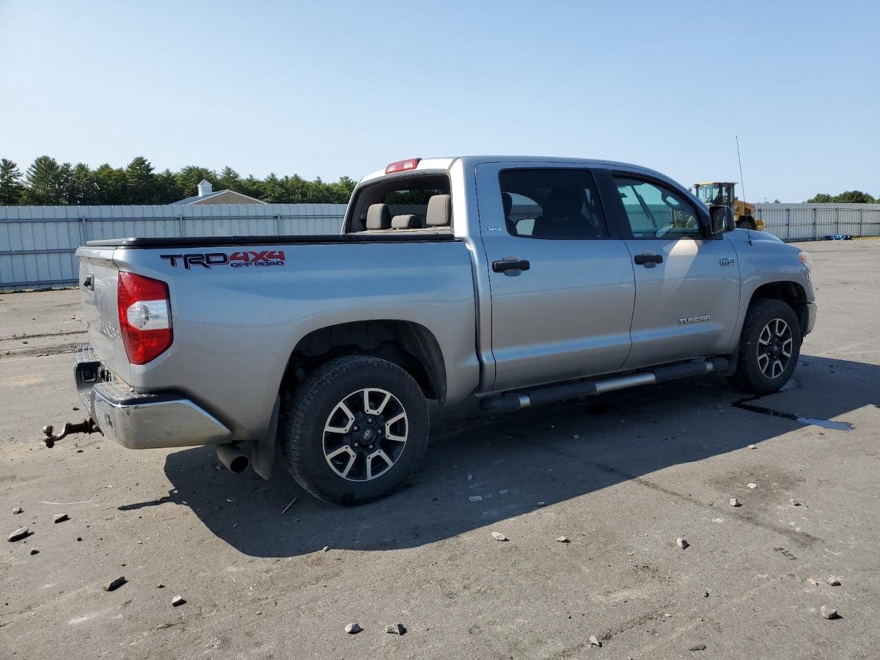 2015 Toyota Tundra - Image 3