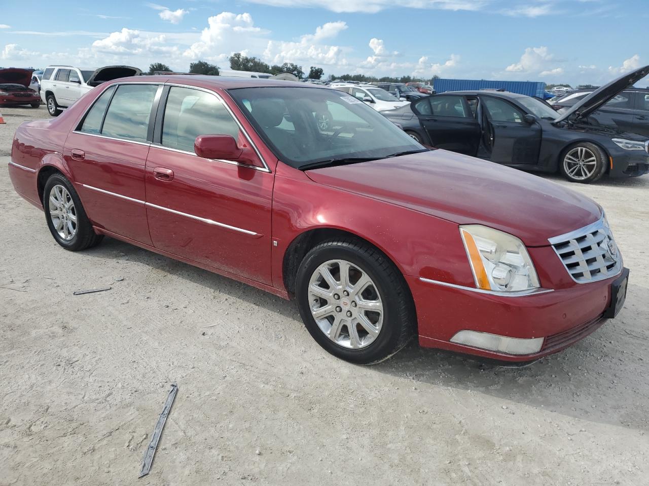 2008 Cadillac Dts VIN: 1G6KD57Y28U202707 Lot: 73927494