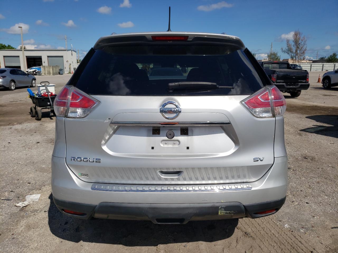 2015 Nissan Rogue S VIN: KNMAT2MT0FP540296 Lot: 72784014