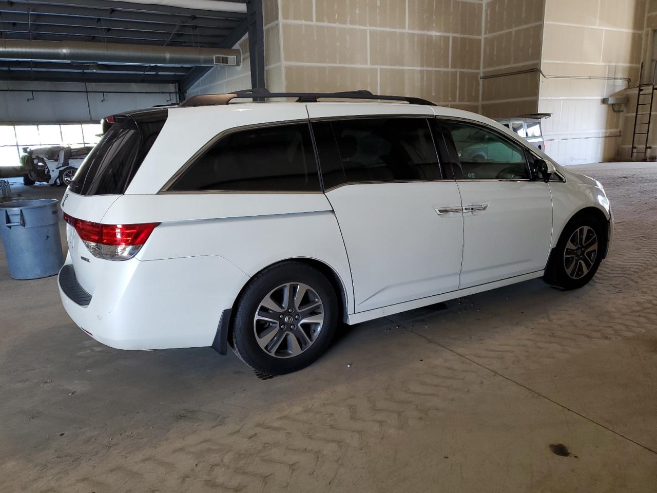 2014 Honda Odyssey - Image 3