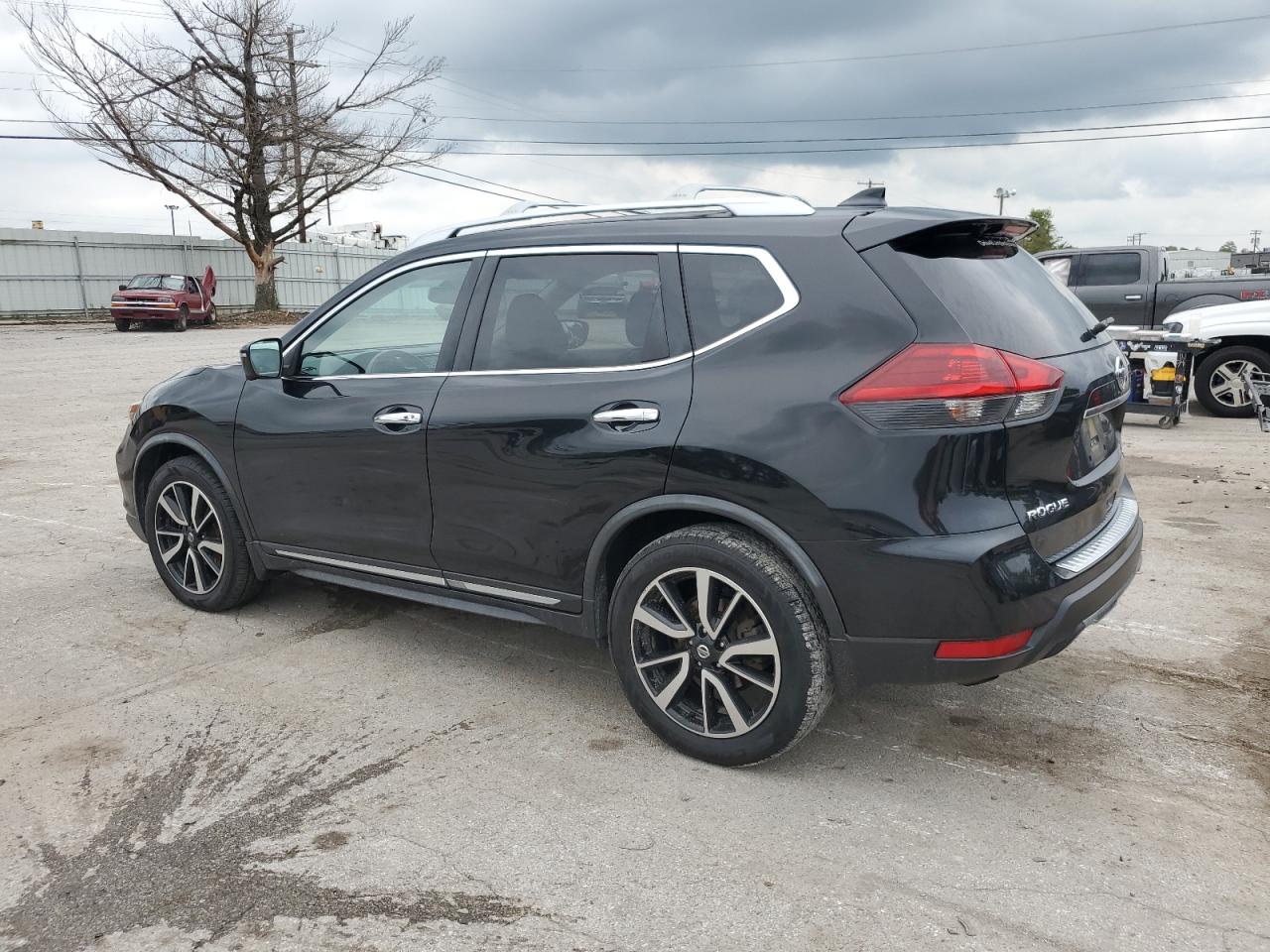 JN8AT2MV2JW325264 2018 NISSAN ROGUE - Image 2