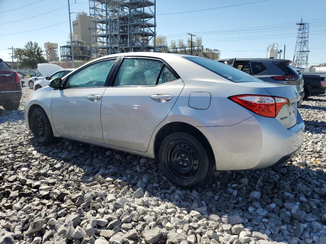 VIN 5YFBURHE5FP318339 2015 TOYOTA COROLLA no.2