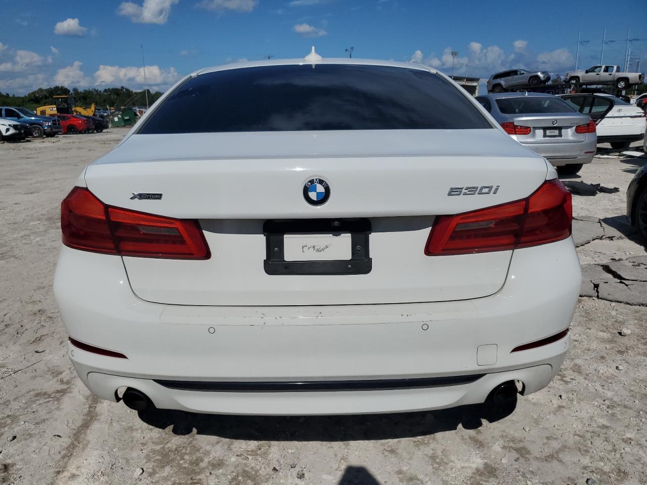 WBAJA7C57KG911810 2019 BMW 530 Xi