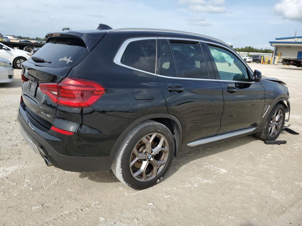 VIN 5UXTY3C08M9H22709 2021 BMW X3 no.3