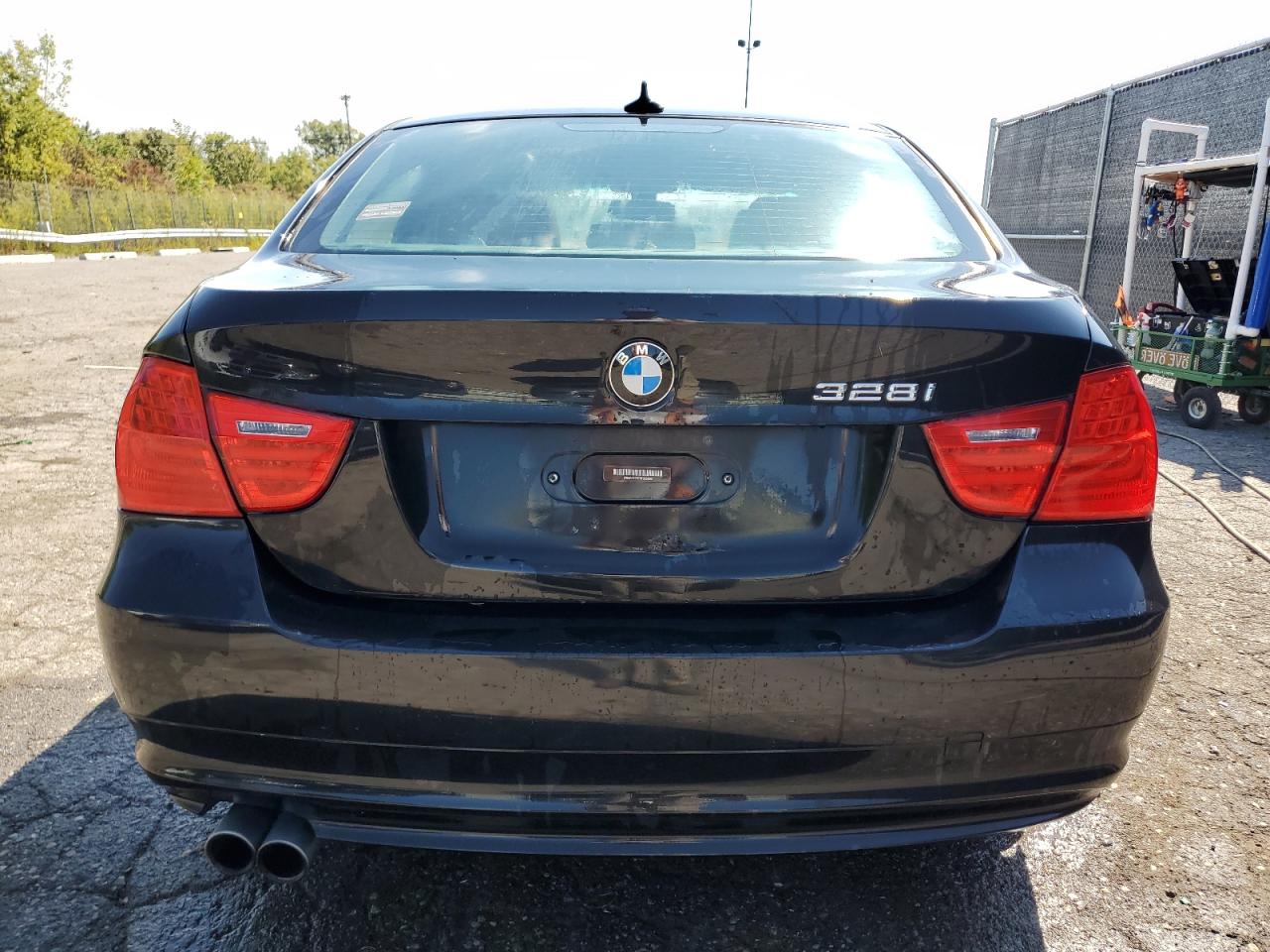 2011 BMW 328 Xi VIN: WBAPK7C57BF085800 Lot: 72038384