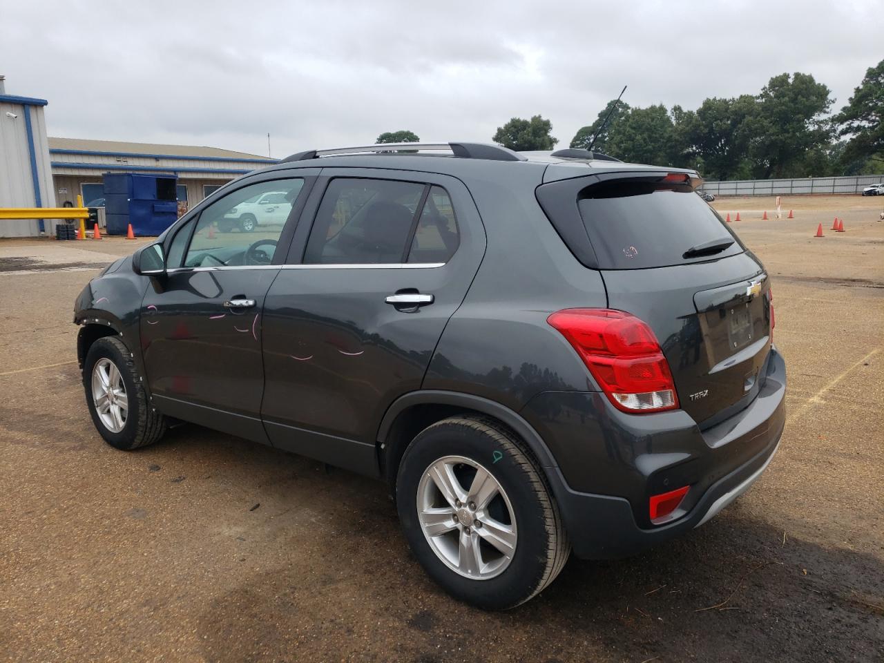 3GNCJLSB6KL150735 2019 CHEVROLET TRAX - Image 2