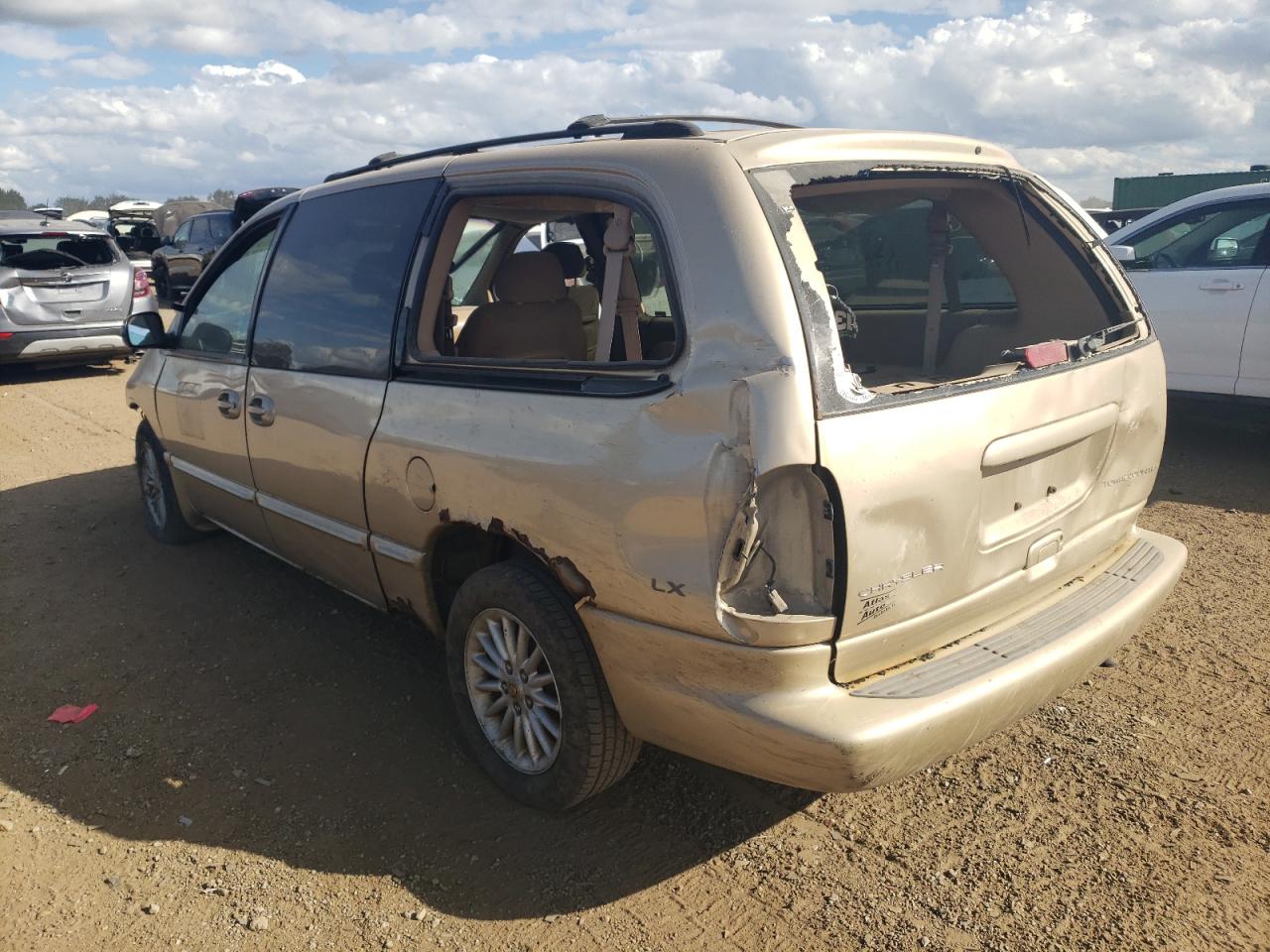 2000 Chrysler Town & Country - Image 2