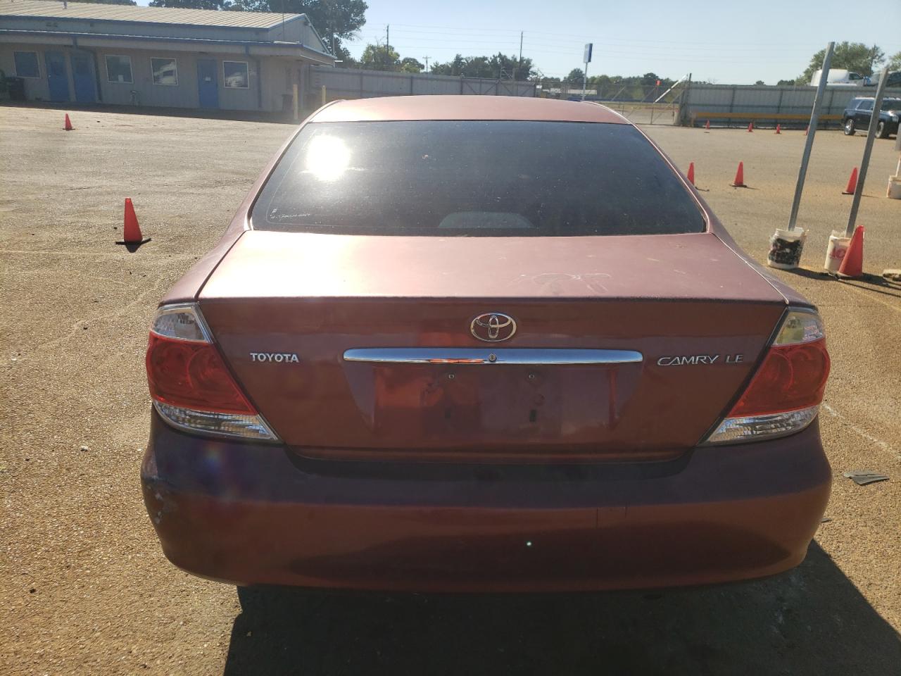 2005 Toyota Camry Le VIN: 4T1BE32K45U051636 Lot: 71050244