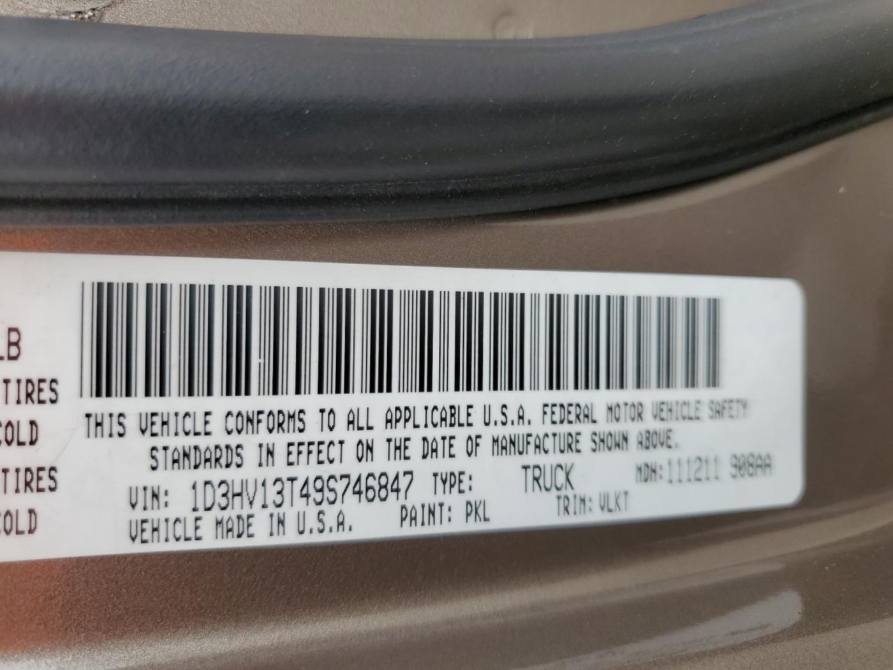 2009 Dodge Ram 1500 VIN: 1D3HV13T49S746847 Lot: 72883344