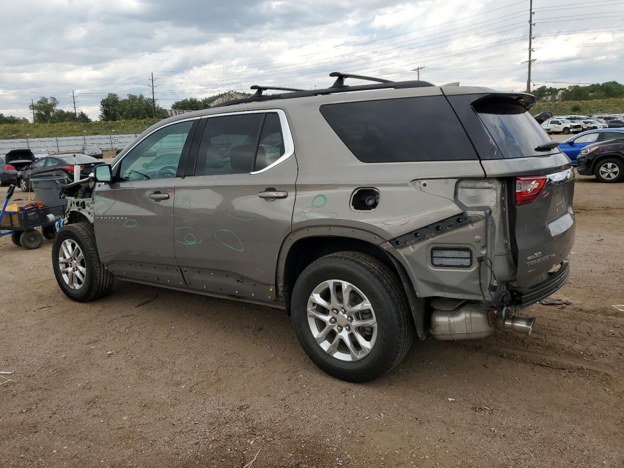 1GNEVGKW1KJ255018 2019 CHEVROLET TRAVERSE - Image 2