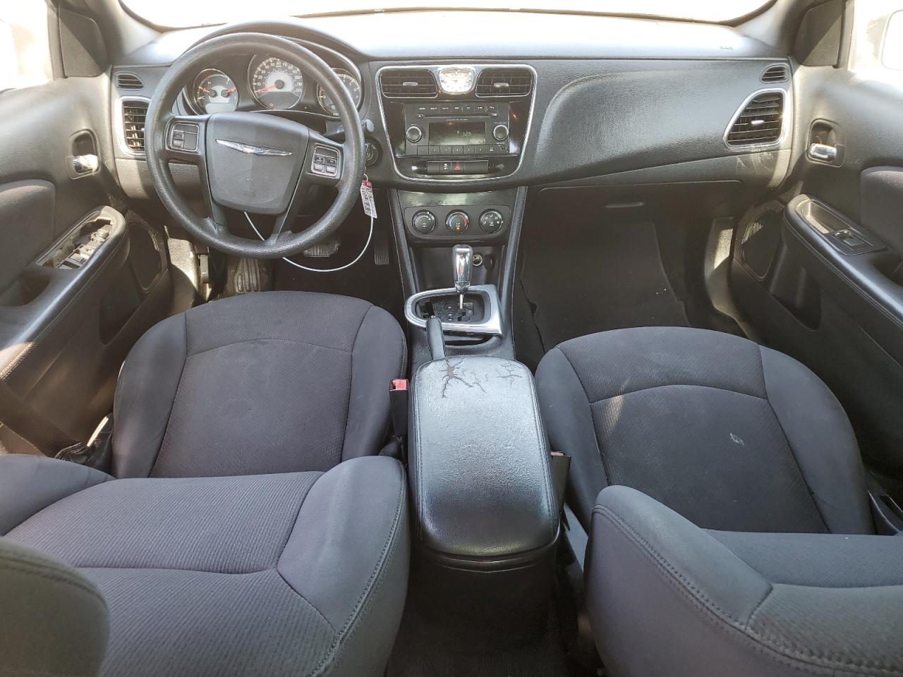 2013 Chrysler 200 - Image 8