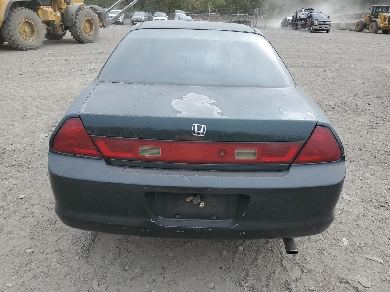 1HGCG3267YA032124 2000 Honda Accord Lx