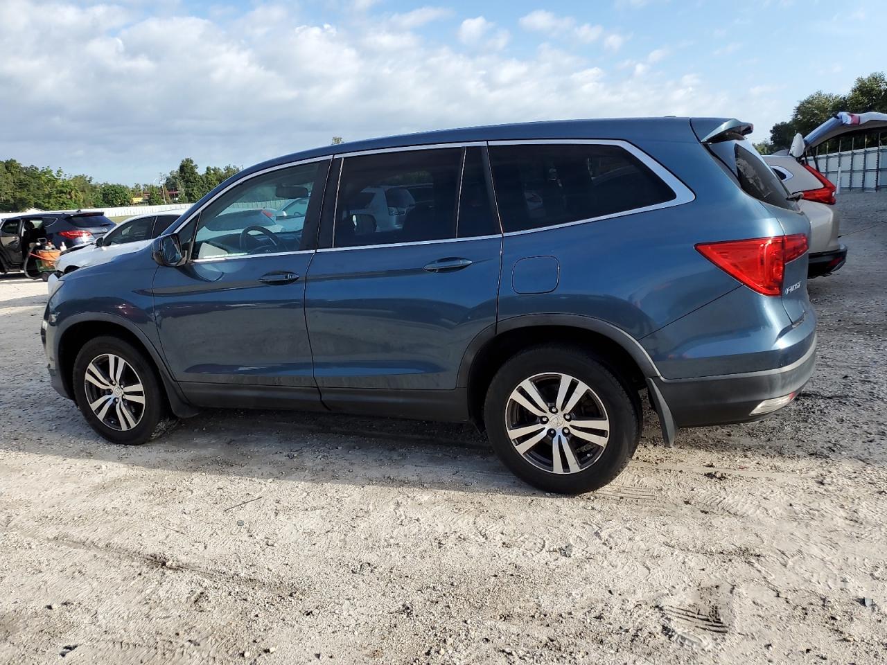 5FNYF6H77GB028900 2016 HONDA PILOT - Image 2