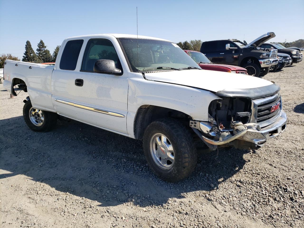 2003 GMC Sierra - Image 4