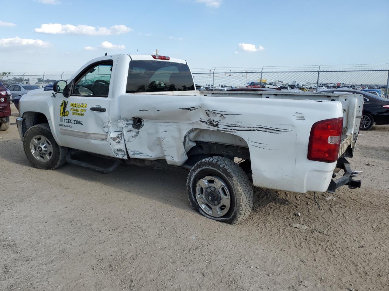 2011 Chevrolet Silverado - Image 3