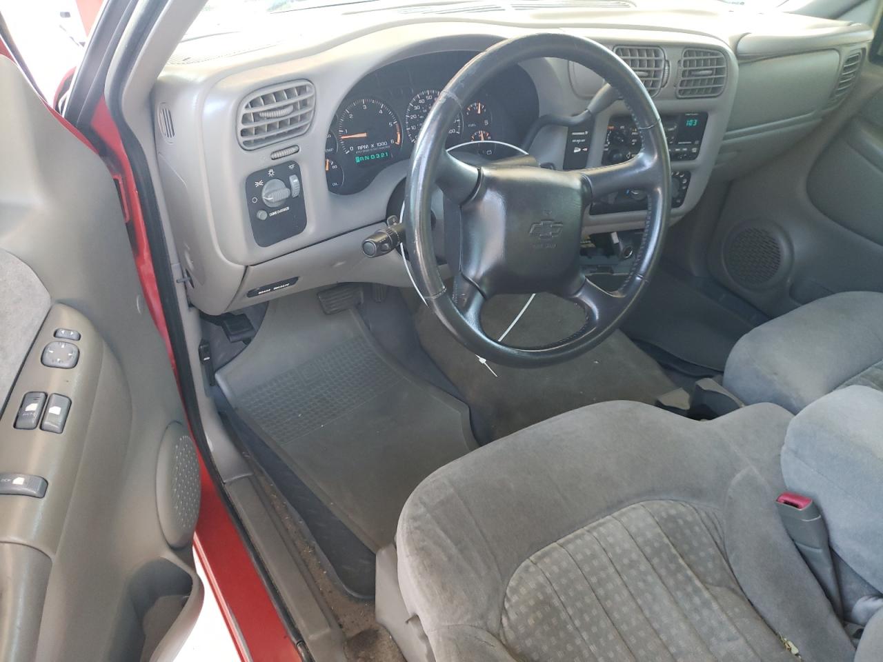 2002 Chevrolet S-10 Pickup - Image 8