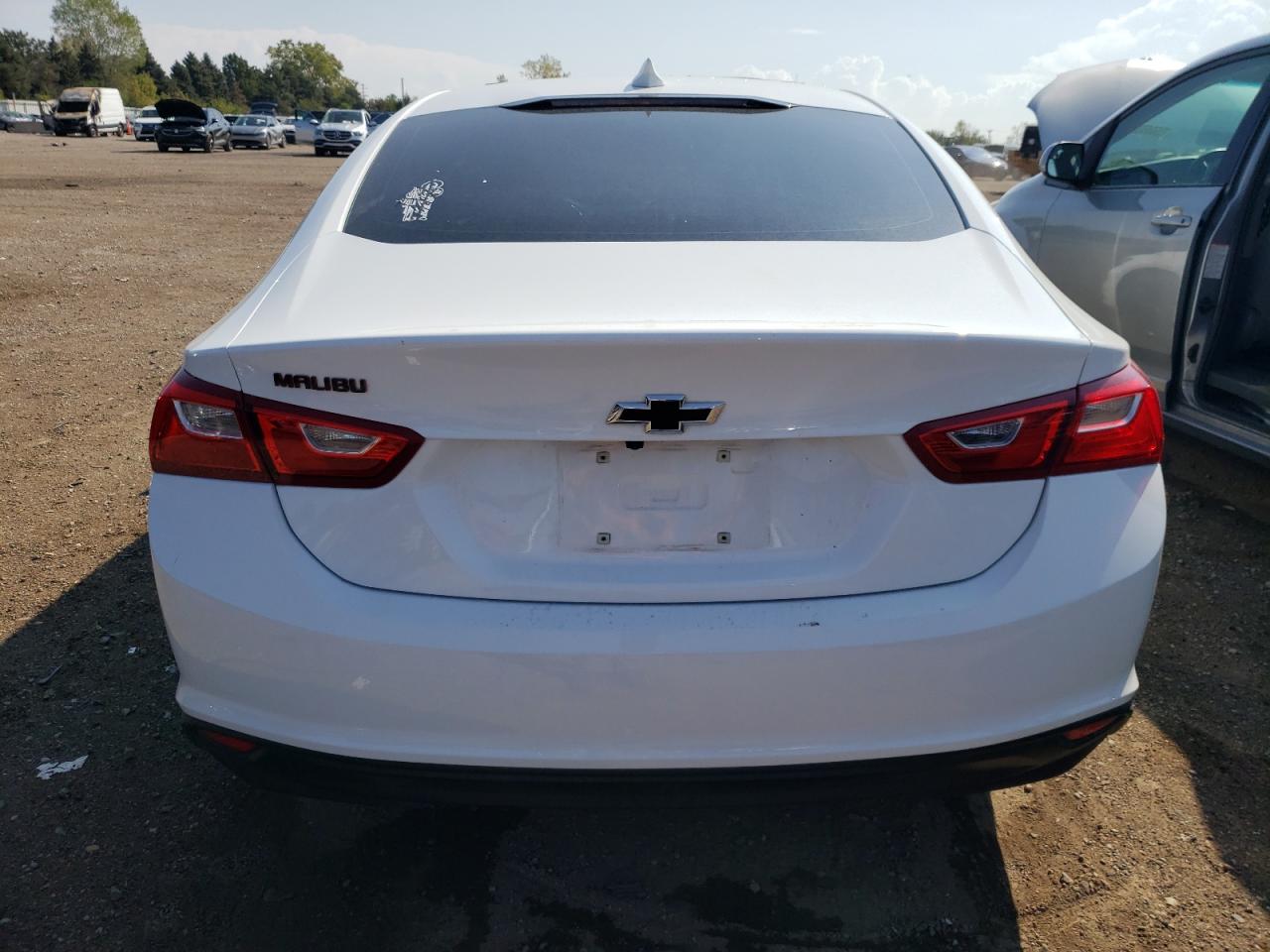 1G1ZD5ST6JF226003 2018 Chevrolet Malibu Lt