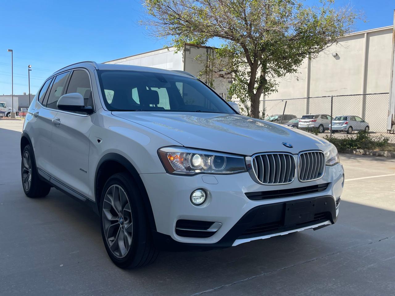 VIN 5UXWX9C35H0W73053 2017 BMW X3 no.1