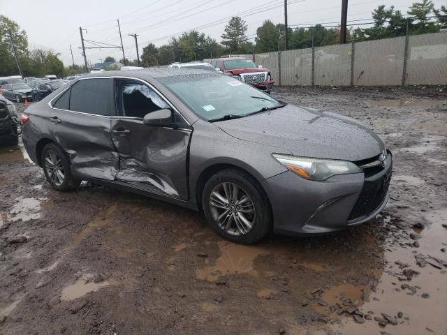  TOYOTA CAMRY 2017 Srebrny