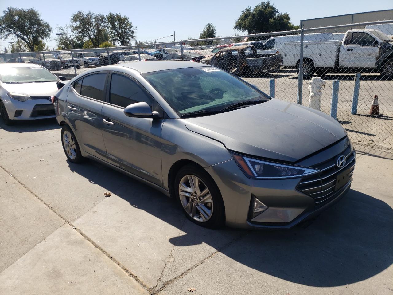 2019 Hyundai Elantra - Image 4