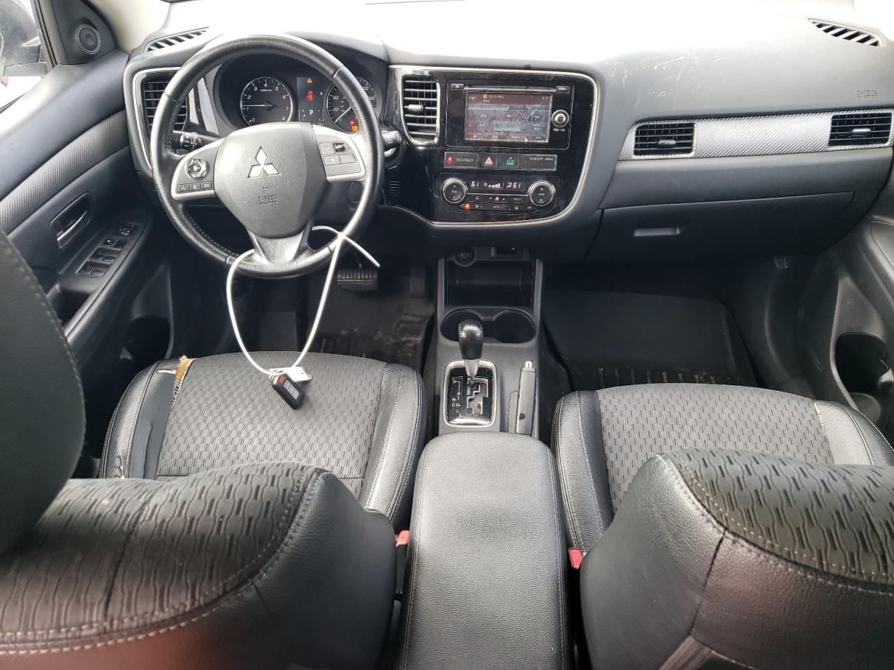 JA4AD3A33FZ009308 2015 Mitsubishi Outlander Se