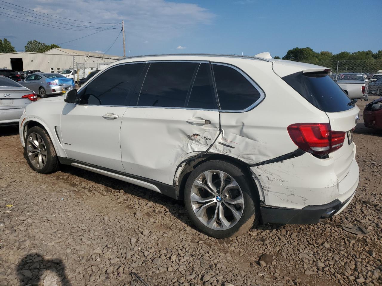 5UXKR0C57H0V67306 2017 BMW X5 - Image 2