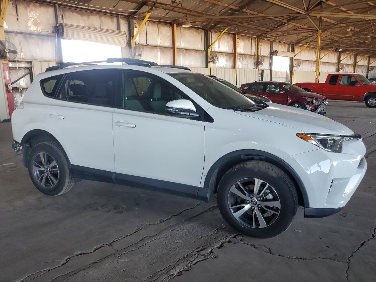 VIN JTMRFREV4HJ171807 2017 TOYOTA RAV4 no.4