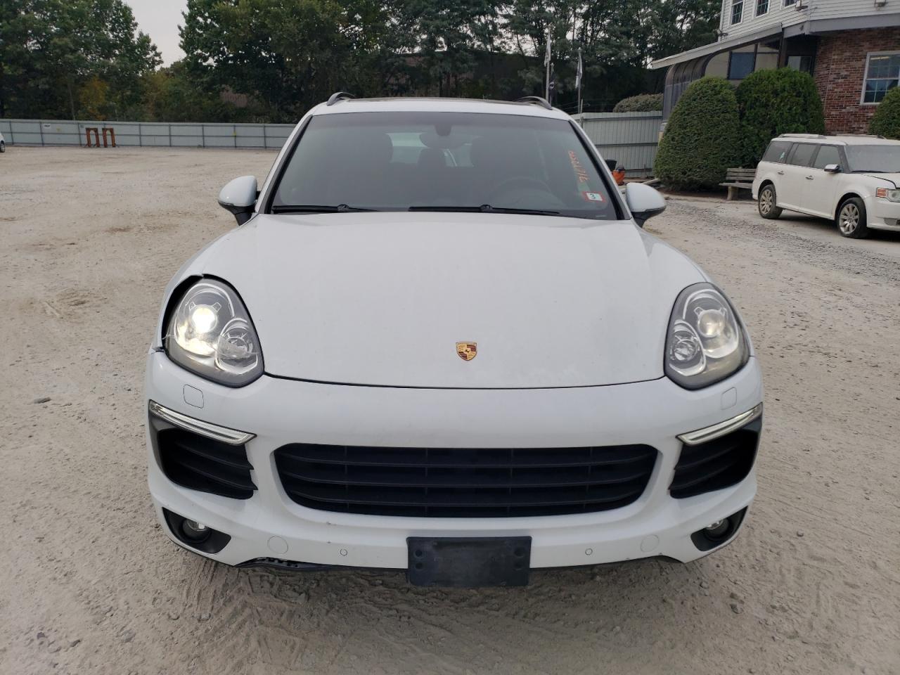 2017 Porsche Cayenne VIN: WP1AA2A25HKA82142 Lot: 71612574