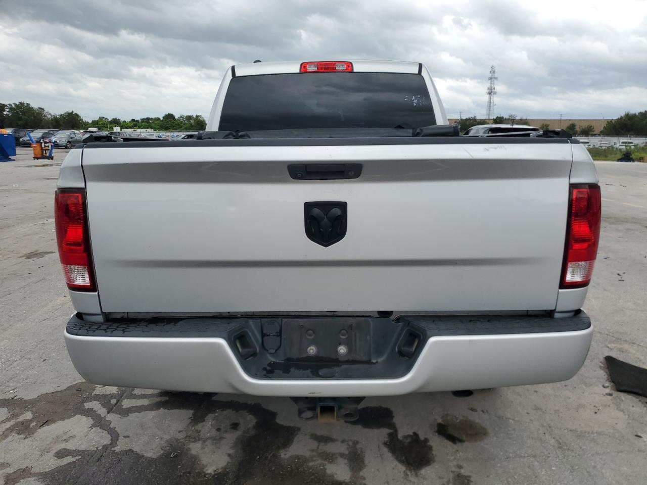 1C6RR6FG3JS216720 2018 Ram 1500 St