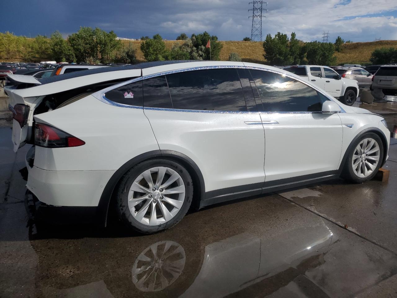 2016 Tesla Model X VIN: 5YJXCBE20GF005299 Lot: 69894204