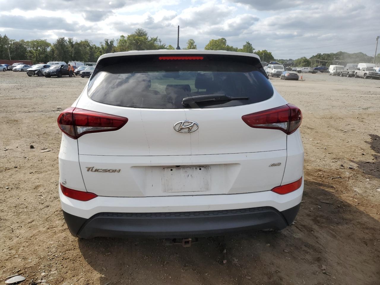 KM8J2CA46JU703920 2018 Hyundai Tucson Se