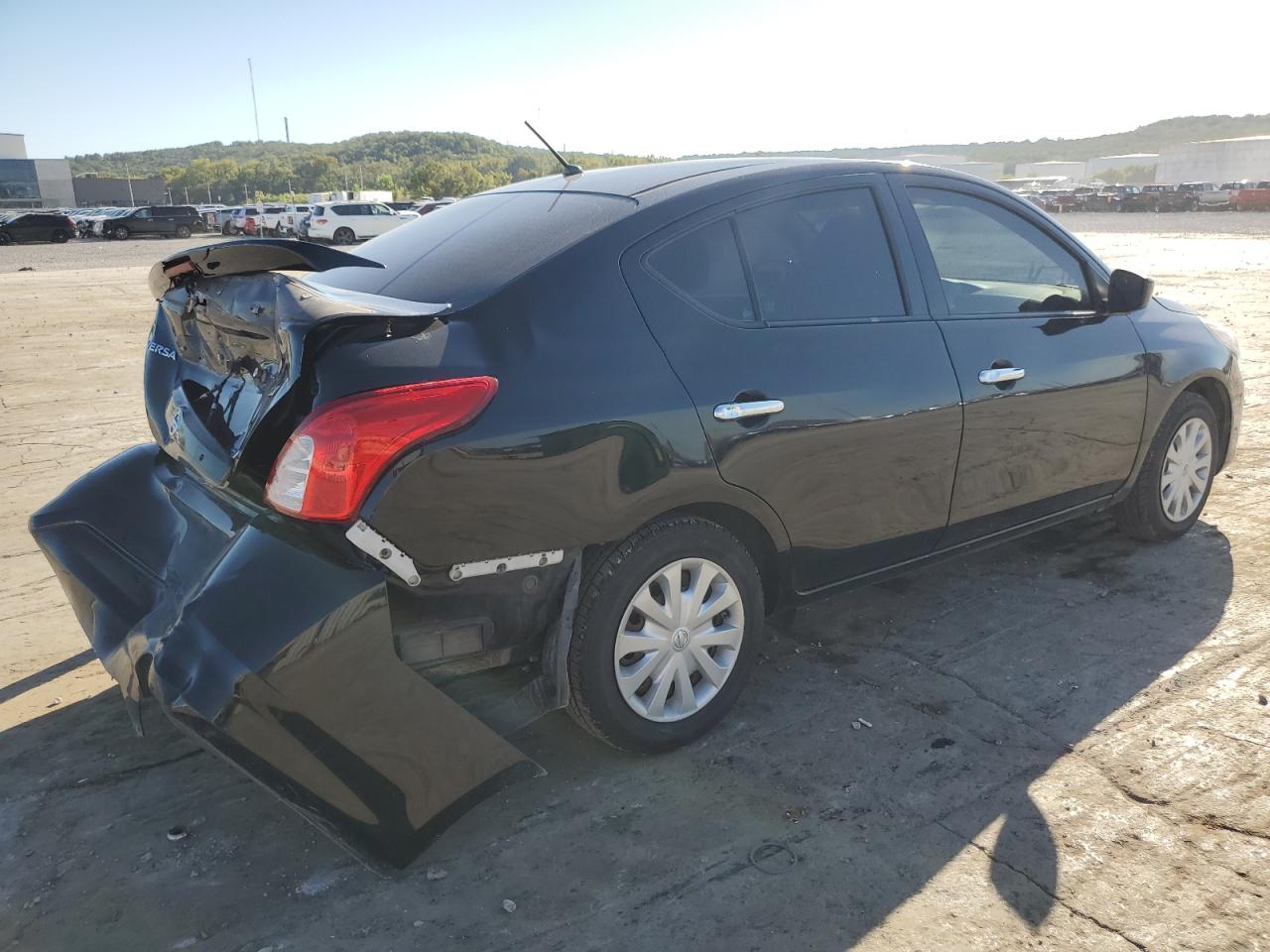 VIN 3N1CN7AP5GL821209 2016 NISSAN VERSA no.3