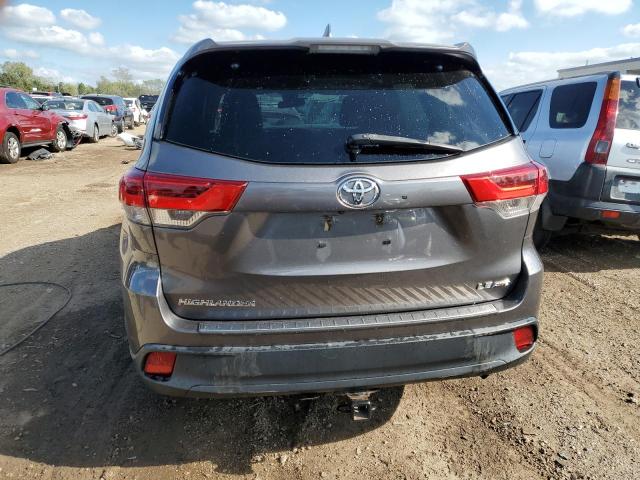  TOYOTA HIGHLANDER 2018 Серый