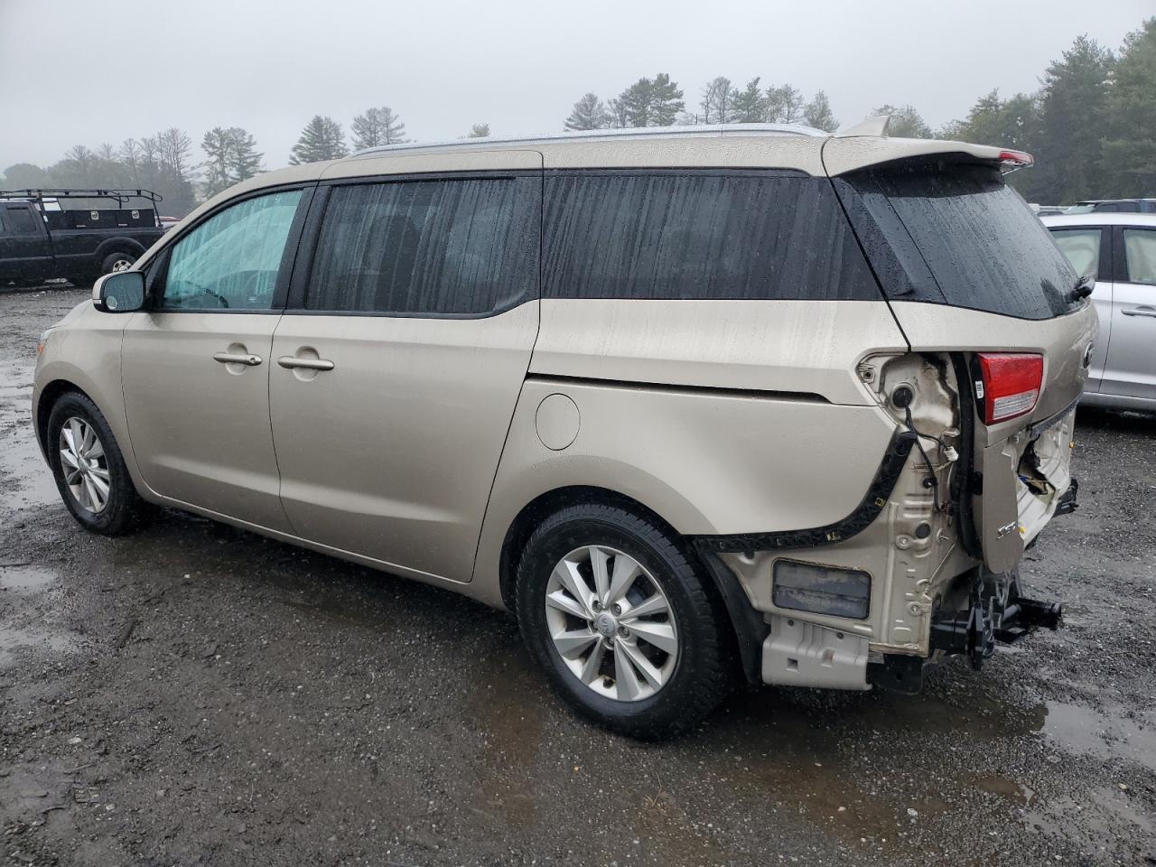 KNDMB5C16G6087133 2016 KIA SEDONA - Image 2