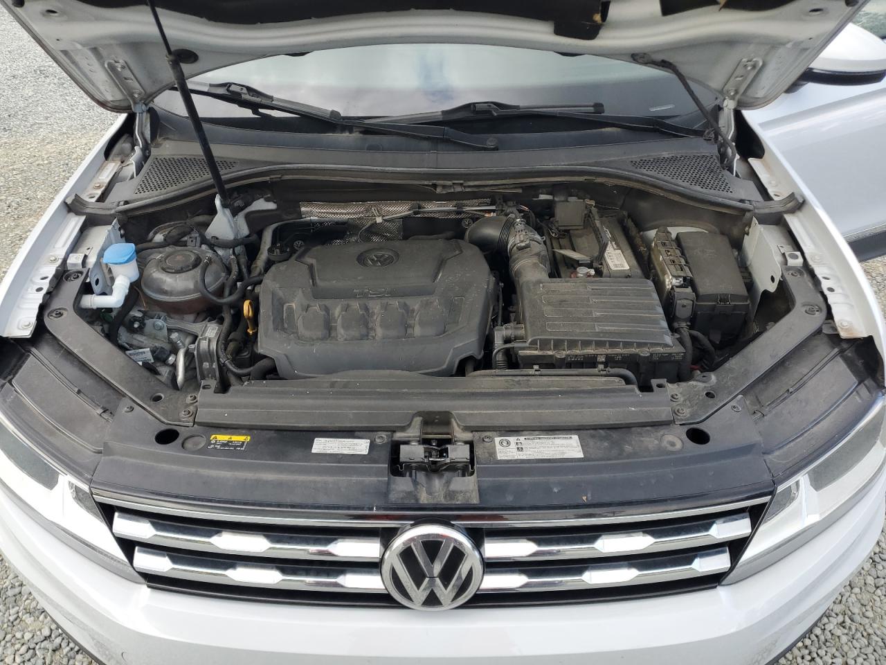 3VV3B7AX9JM081673 2018 Volkswagen Tiguan Se