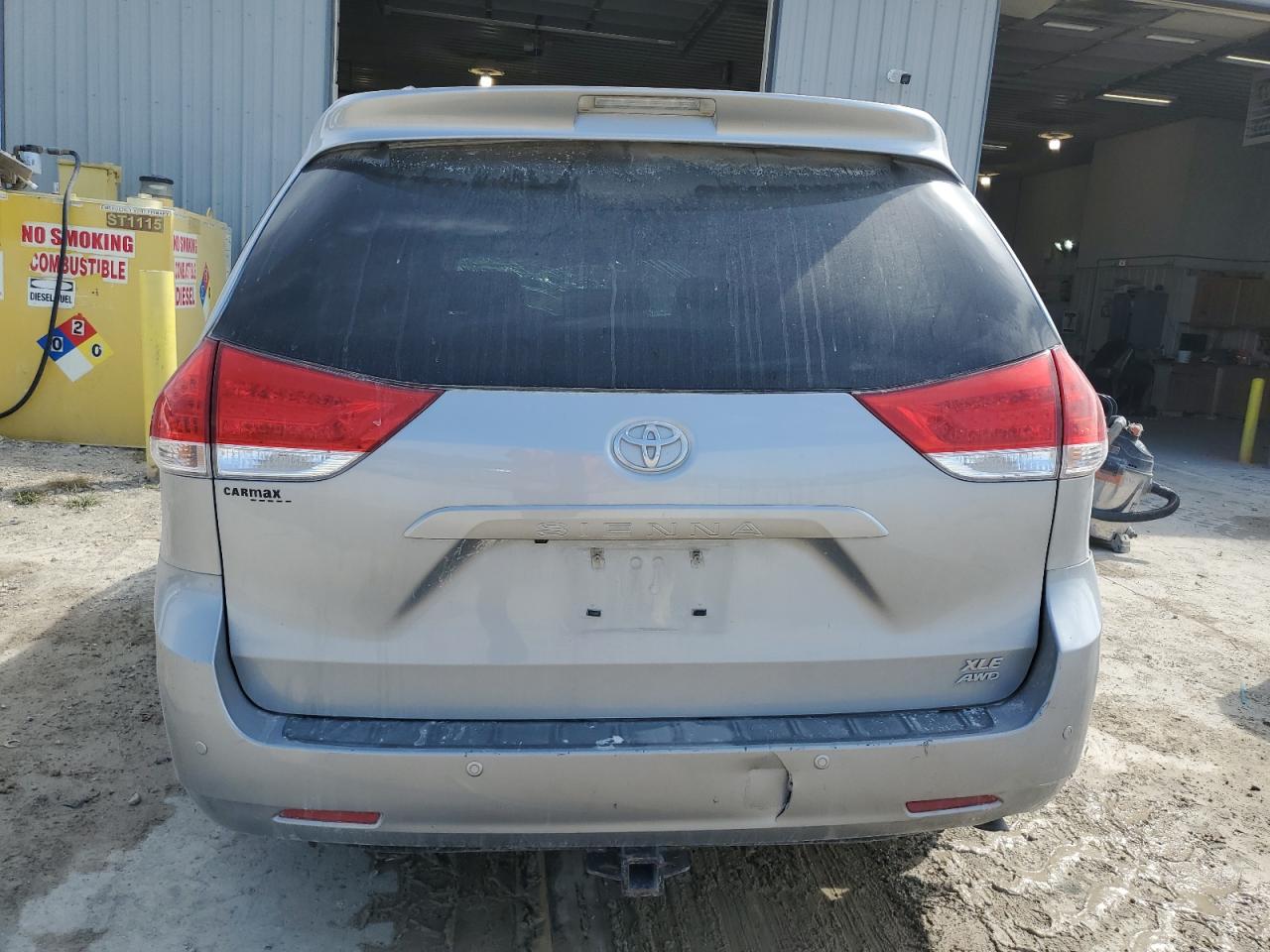 5TDDK3DC1ES085498 2014 Toyota Sienna Xle