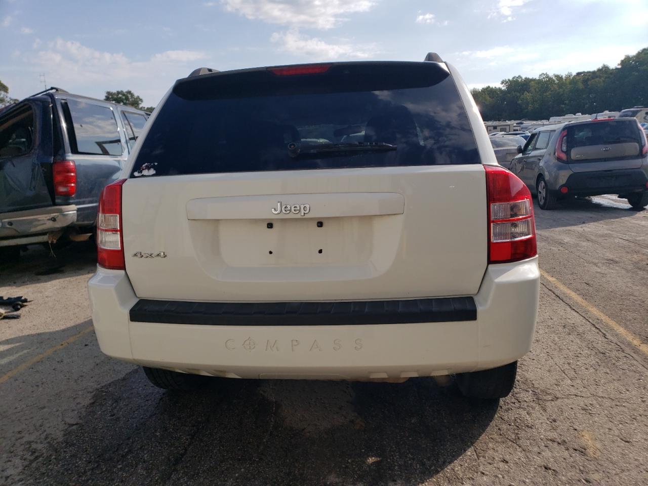 2008 Jeep Compass Sport VIN: 1J8FF47W88D602040 Lot: 72163054