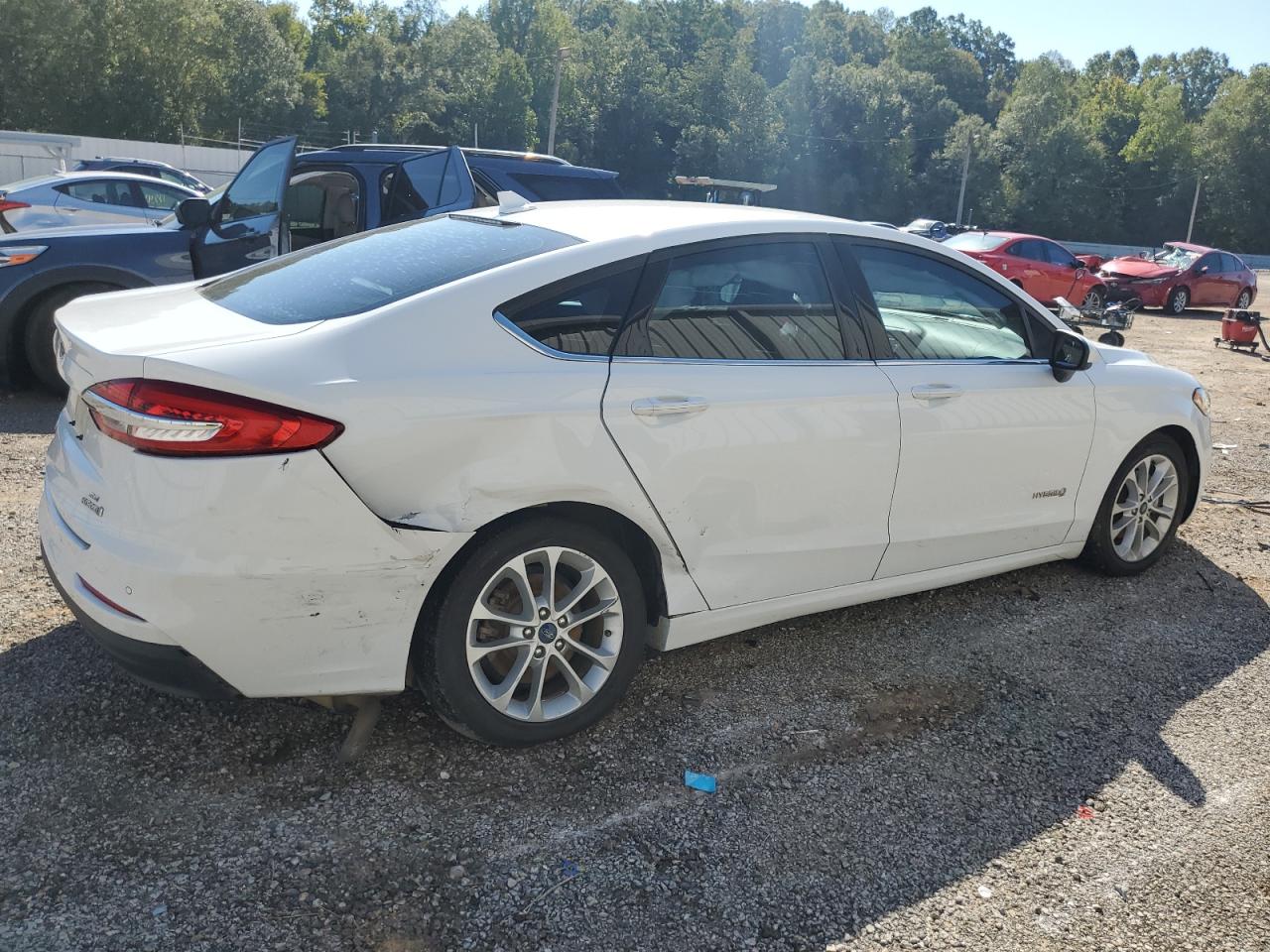 VIN 3FA6P0LU4KR255456 2019 FORD FUSION no.3