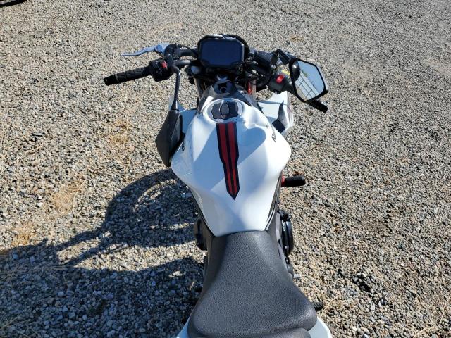  KAWASAKI ER650 K 2022 Белый
