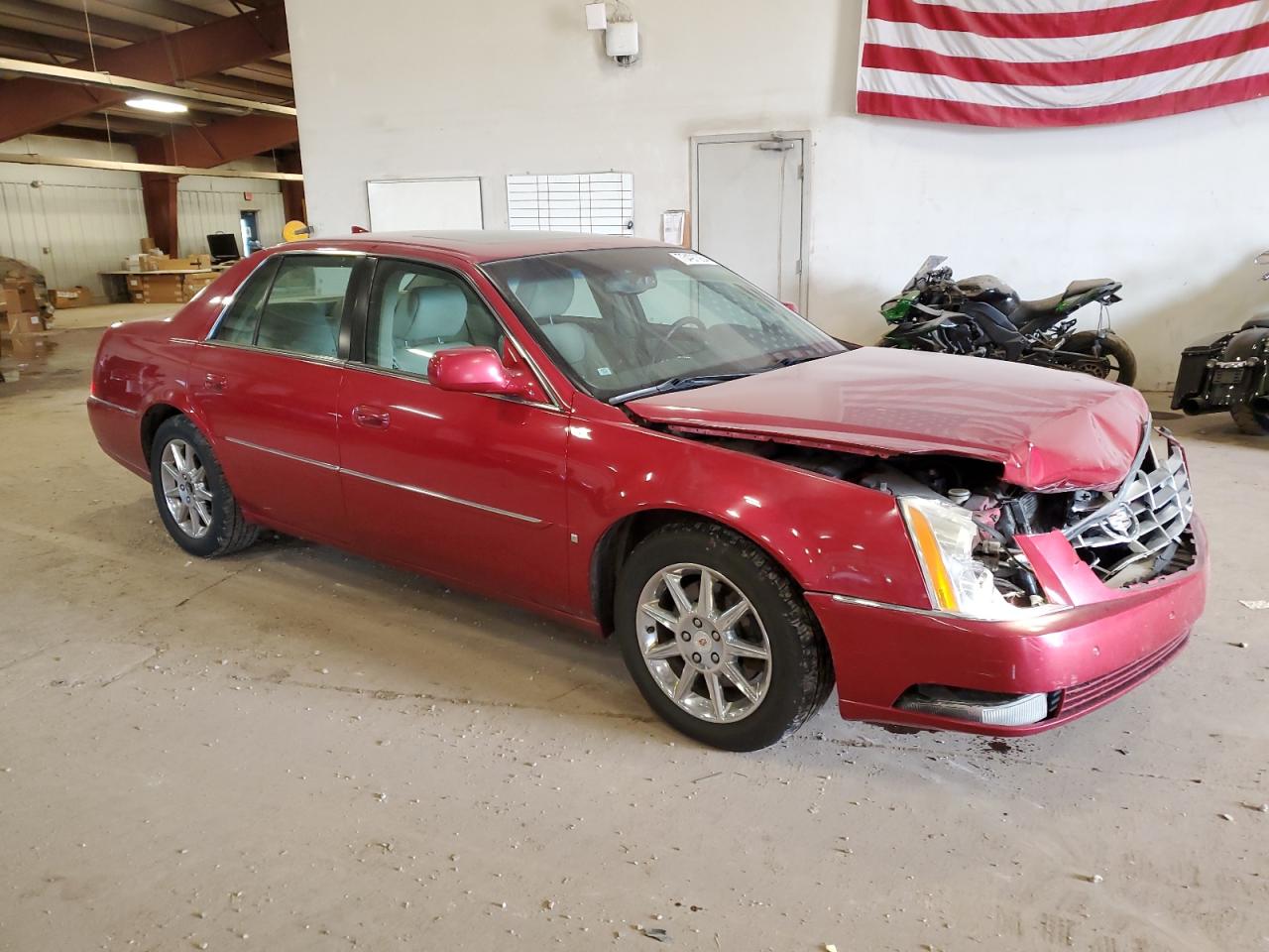 2010 Cadillac DTS - Image 4
