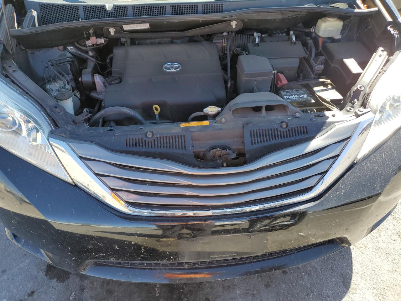 5TDYK3DC2ES524810 2014 Toyota Sienna Xle