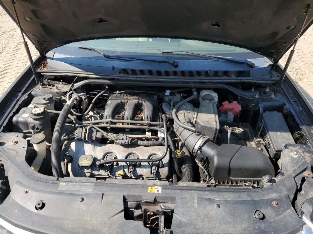 2009 Ford Taurus - Image 11