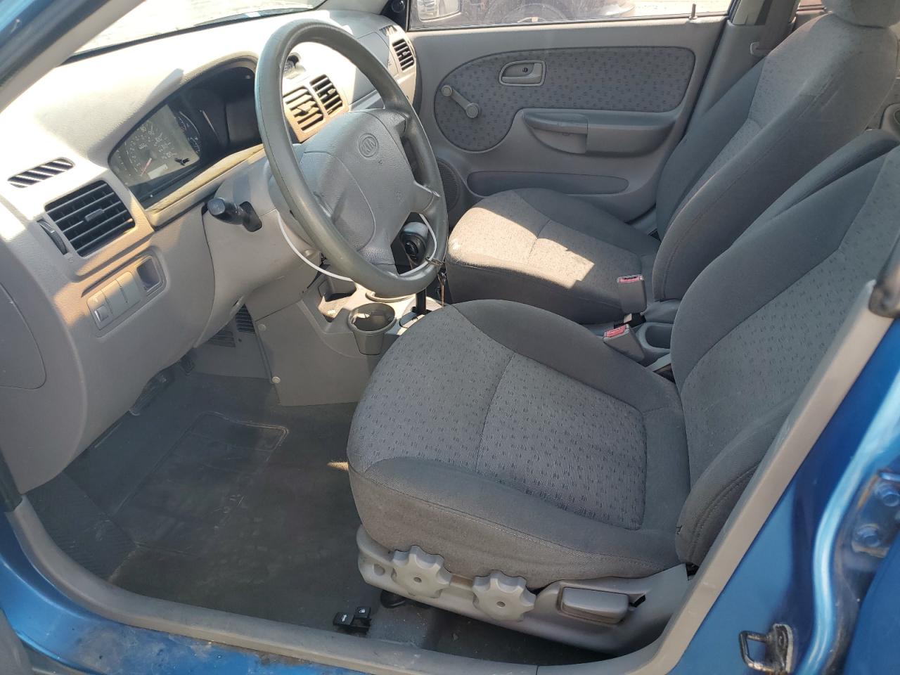 KNADC125656397268 2005 Kia Rio