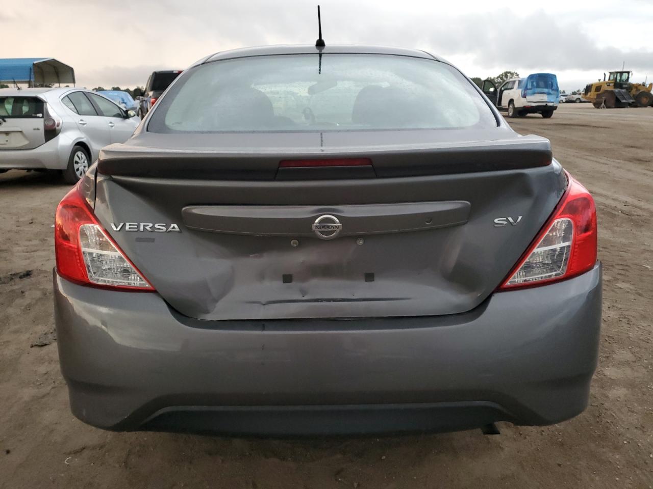 3N1CN7AP0JL813235 2018 Nissan Versa S