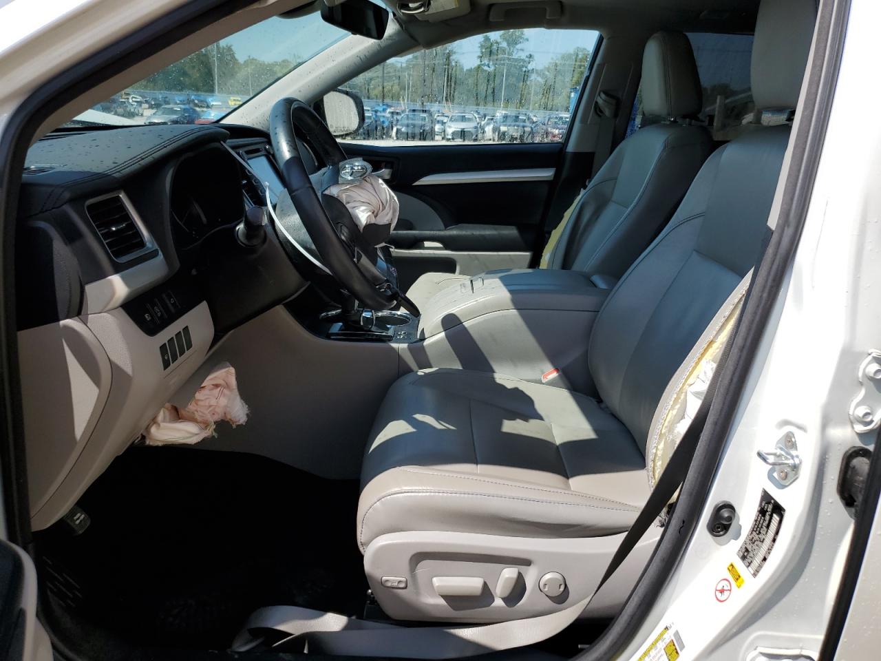 2017 Toyota Highlander - Image 7