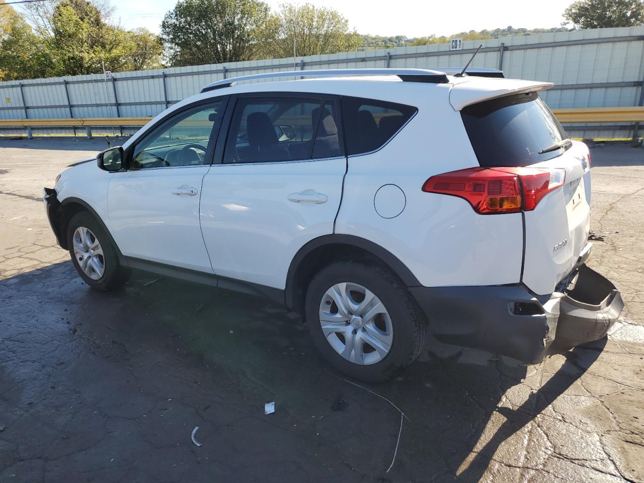 JTMBFREVXFD125010 2015 TOYOTA RAV 4 - Image 2