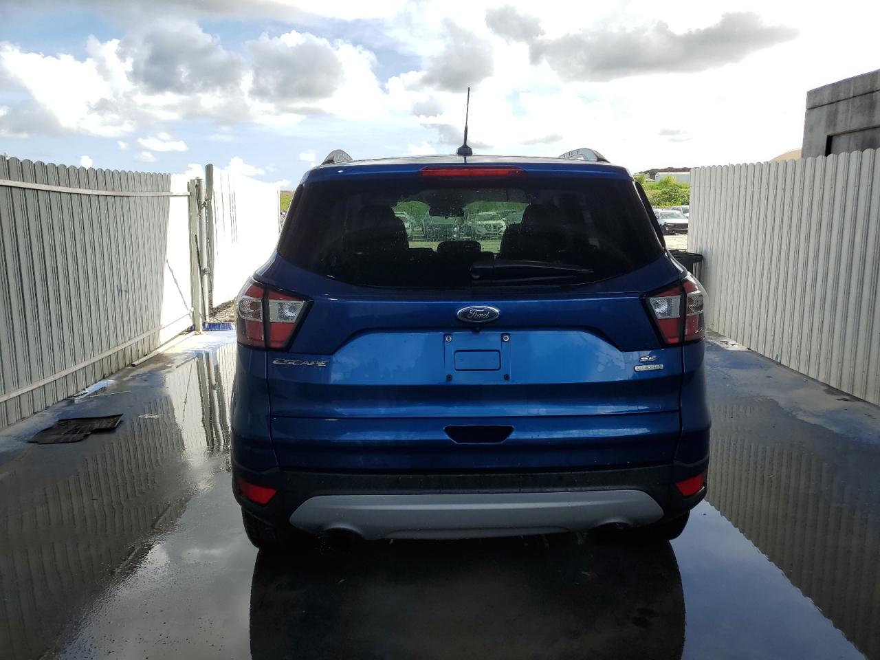 1FMCU0GD2HUE75594 2017 Ford Escape Se
