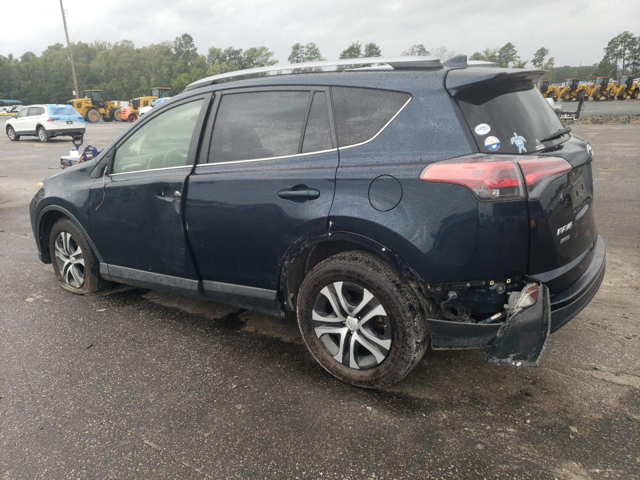 JTMZFREV6JJ752165 2018 TOYOTA RAV 4 - Image 2